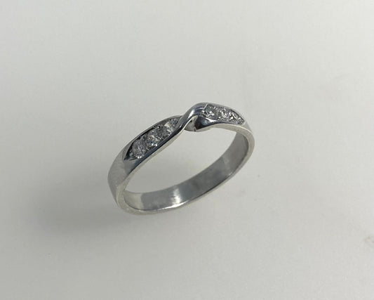 Twist pavé set 3mm wide ring with hidden ashes inside shank