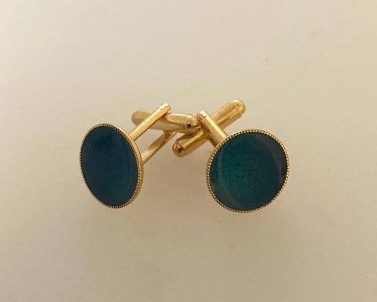 Gold (pt) round cufflinks with Ashes in resin