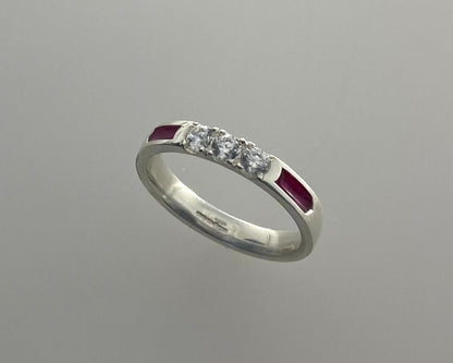 Castle set 3mm wide Tribute ring with 3 brilliant cut stones set and Diamond dust in resin