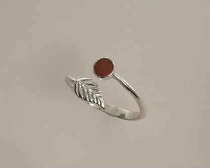 Leaf Memorial Ring – Sterling Silver Ashes in Resin Adjustable Design