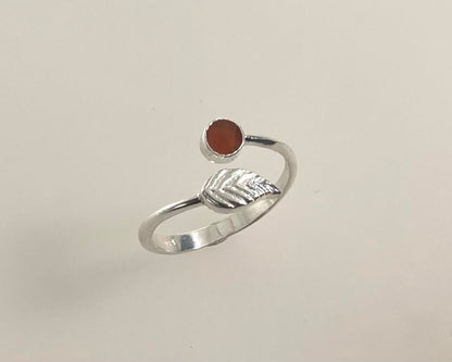 Leaf Memorial Ring – Sterling Silver Ashes in Resin Adjustable Design