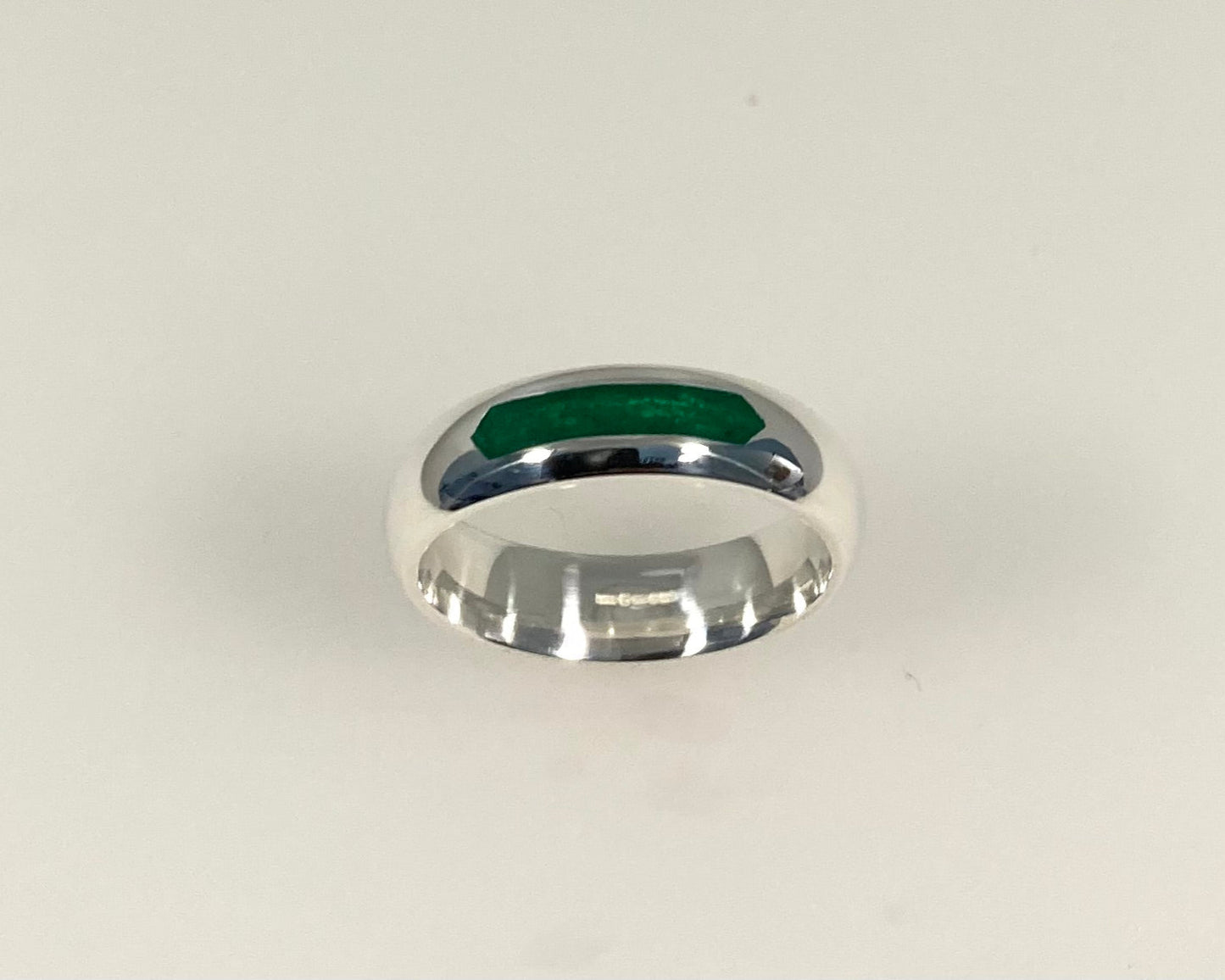Heavy profile channel design 5mm wide D-shape ring with ashes in resin