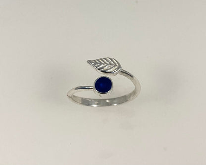 Leaf Memorial Ring – Sterling Silver Ashes in Resin Adjustable Design