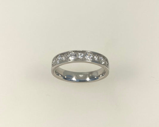 Pavé mill grain set 4mm wide ring with hidden ashes inside shank