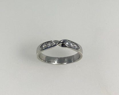 Twist pavé set 3mm wide ring with hidden ashes inside shank