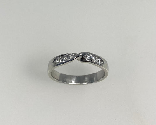 Twist pavé set 3mm wide ring with hidden ashes inside shank