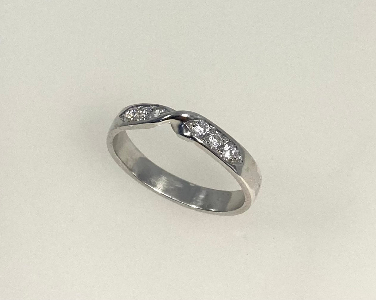 Twist pavé set 3mm wide ring with hidden ashes inside shank