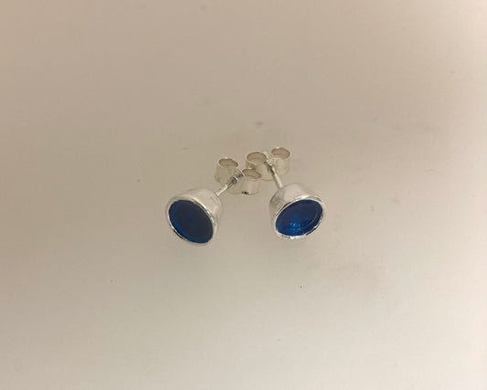 Stirling silver stud earrings 5mm collet with Ashes in resin